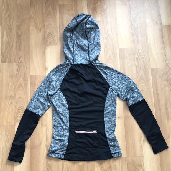 Black and grey hoodie with thumb holes. - Picture 3 of 4